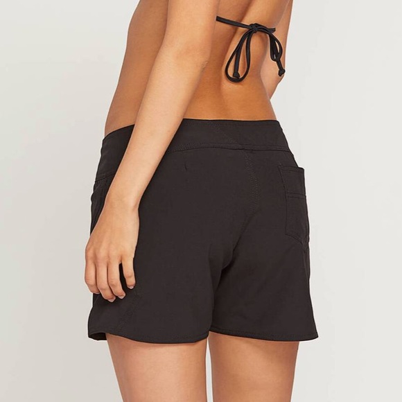 Volcom women’s board shorts - Picture 2 of 7
